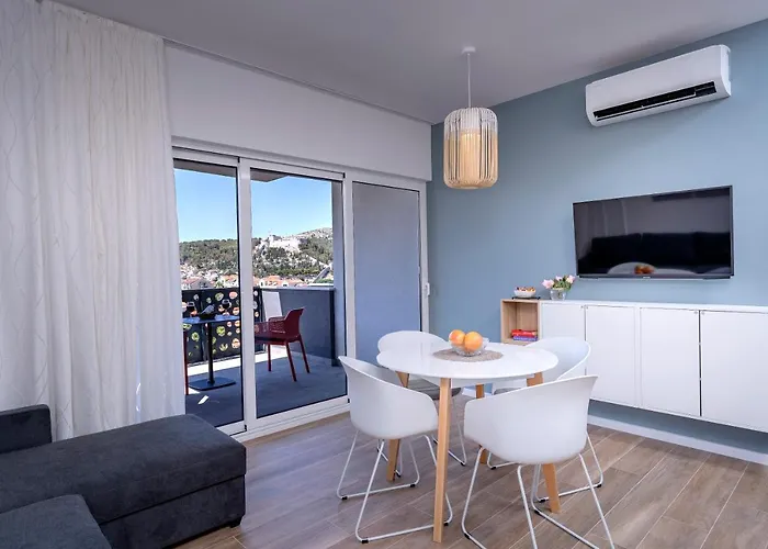 Sun&lux - Hvar 公寓